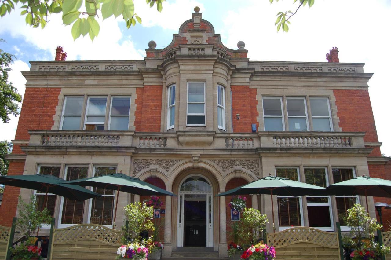 Millfields Hotel Гримзби Екстериор снимка