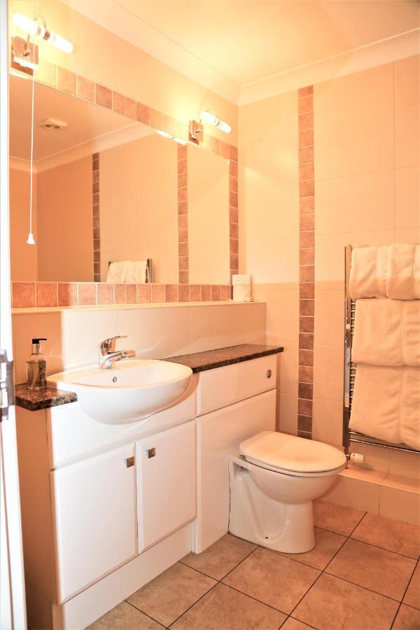 Millfields Hotel Гримзби Екстериор снимка
